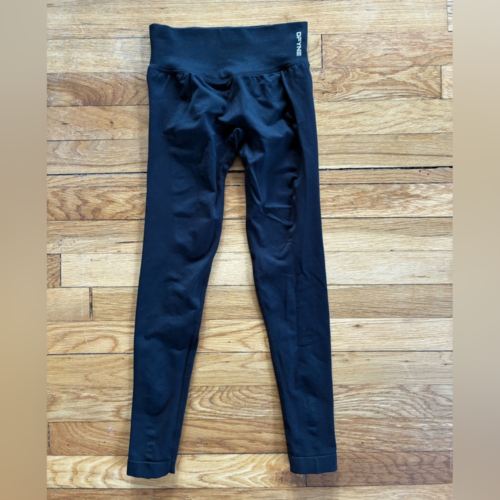 DFYNE Black High-Waist Leggings